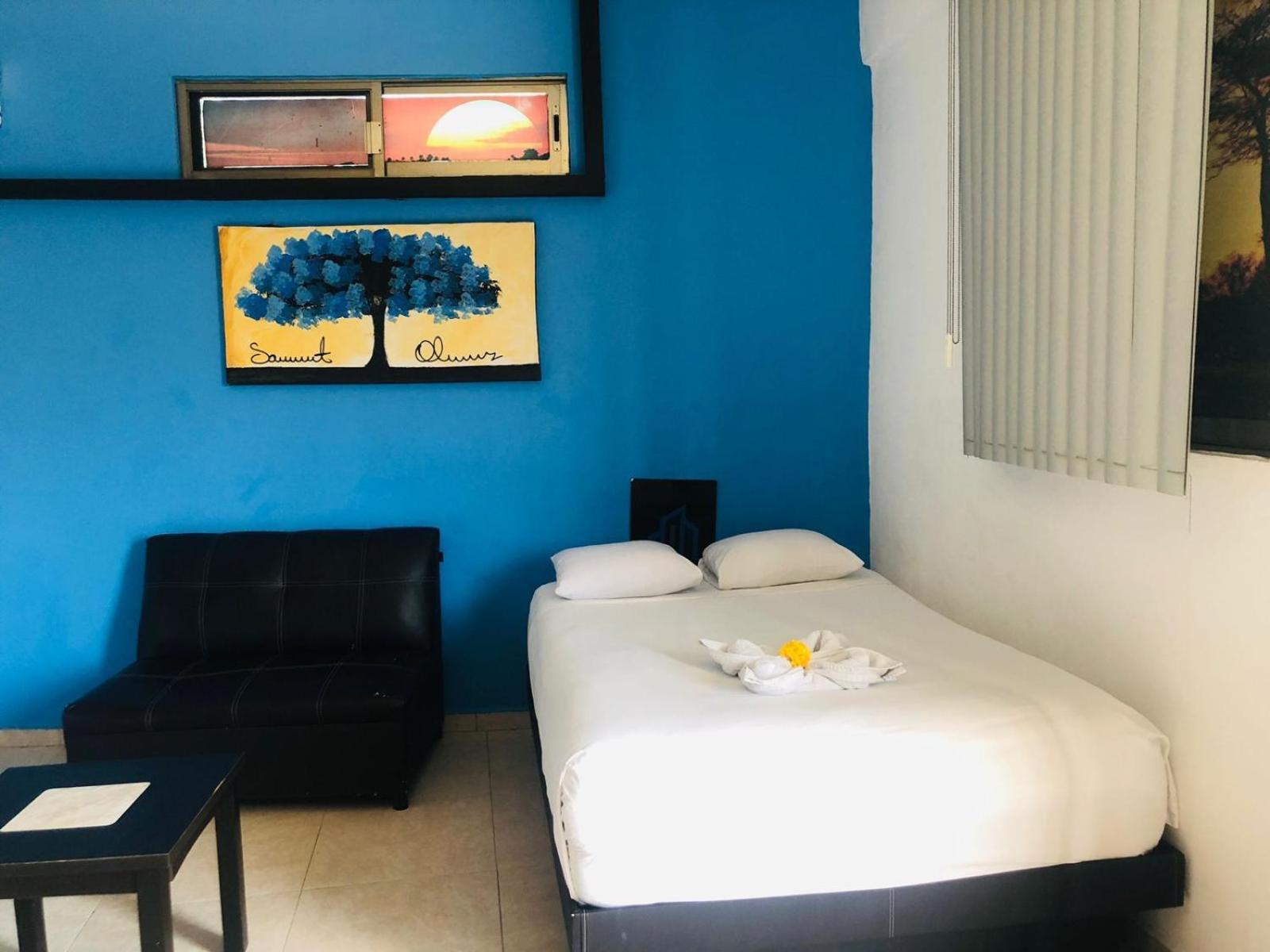 Easy Hotel Playa del Carmen Exterior photo